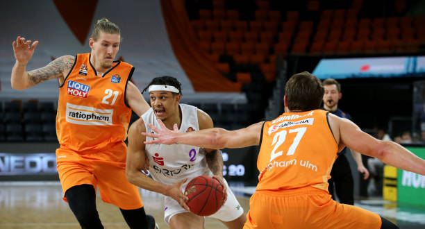 他们时常被 他们时常被